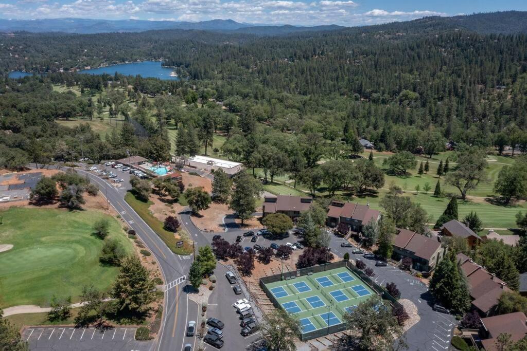 New Luxury Lake House In Pine Mountain Lake Close To Yosemite! Perfect For All Seasons! Great For Retreats, Getaways, Celebrations, And More! Гроувланд Екстериор снимка