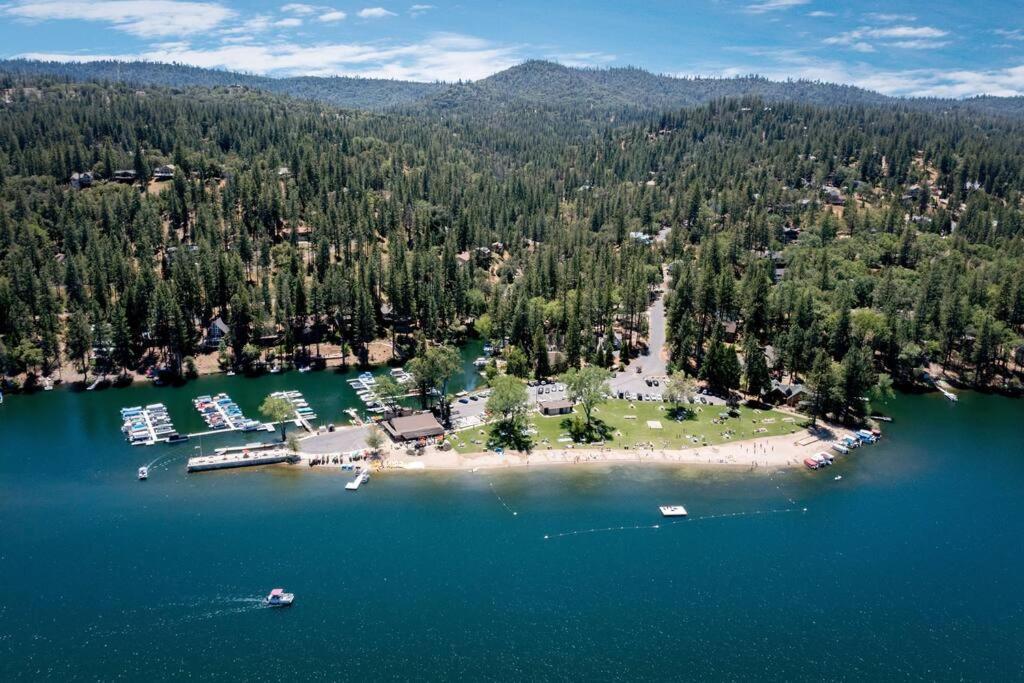 New Luxury Lake House In Pine Mountain Lake Close To Yosemite! Perfect For All Seasons! Great For Retreats, Getaways, Celebrations, And More! Гроувланд Екстериор снимка