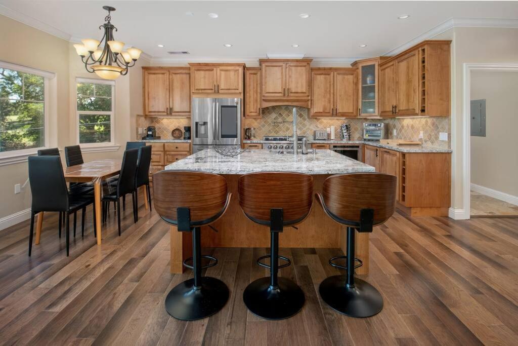 New Luxury Lake House In Pine Mountain Lake Close To Yosemite! Perfect For All Seasons! Great For Retreats, Getaways, Celebrations, And More! Гроувланд Екстериор снимка