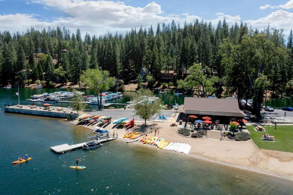 New Luxury Lake House In Pine Mountain Lake Close To Yosemite! Perfect For All Seasons! Great For Retreats, Getaways, Celebrations, And More! Гроувланд Екстериор снимка