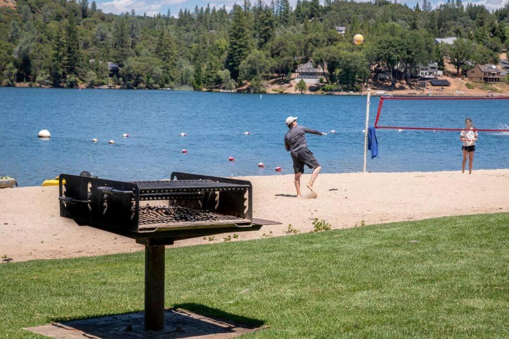 New Luxury Lake House In Pine Mountain Lake Close To Yosemite! Perfect For All Seasons! Great For Retreats, Getaways, Celebrations, And More! Гроувланд Екстериор снимка