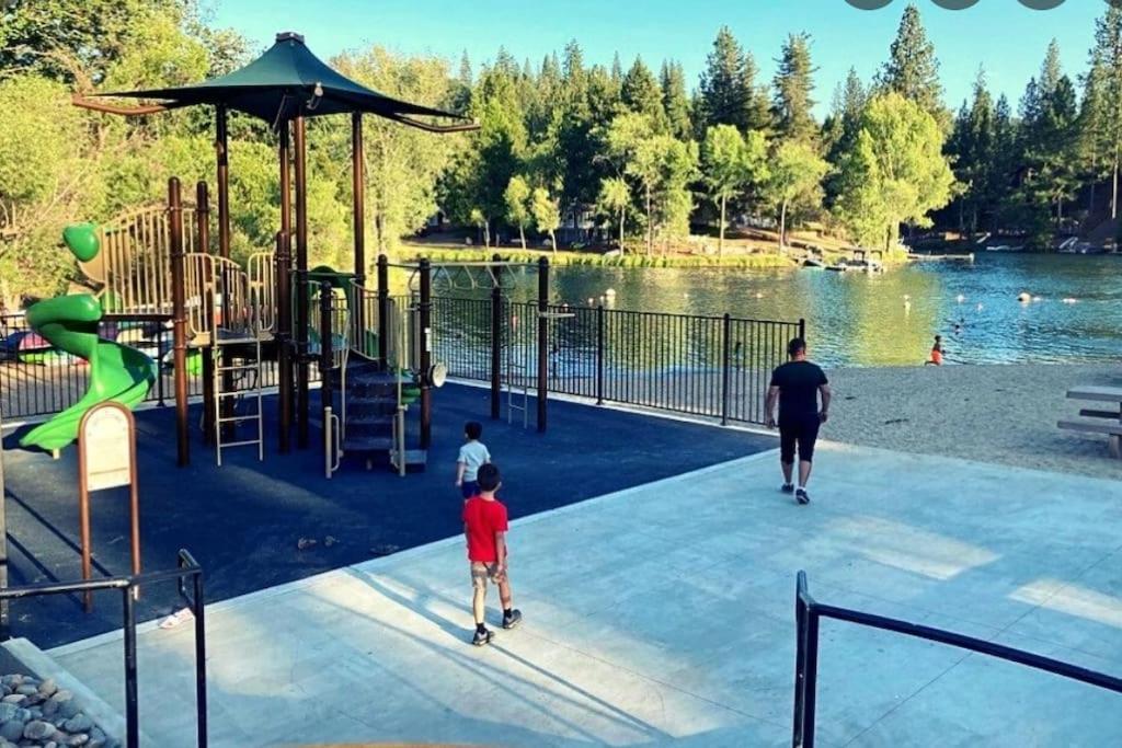 New Luxury Lake House In Pine Mountain Lake Close To Yosemite! Perfect For All Seasons! Great For Retreats, Getaways, Celebrations, And More! Гроувланд Екстериор снимка