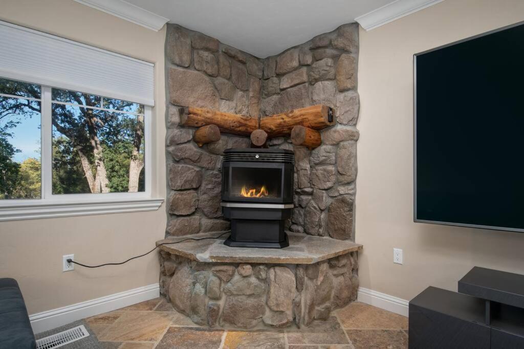 New Luxury Lake House In Pine Mountain Lake Close To Yosemite! Perfect For All Seasons! Great For Retreats, Getaways, Celebrations, And More! Гроувланд Екстериор снимка